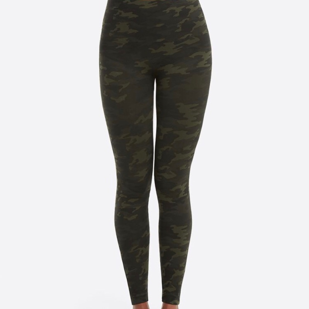 NWT Spanx Look at Me Now Leggings